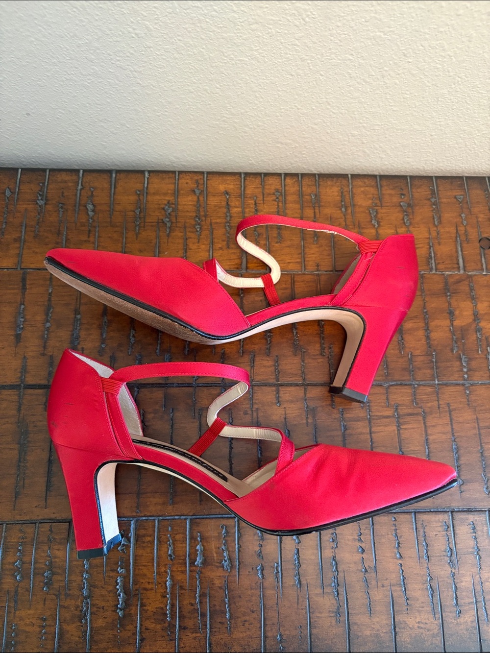 Red Strappy Vintage Heels by Nina - Picture 3 of 11
